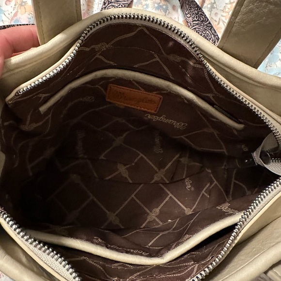 Wrangler Beige and Brown cowhide Shoulder Bag with Turquoise Accents plus wallet - Picture 3 of 7